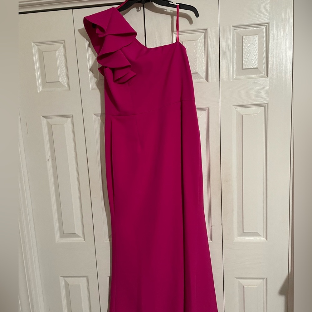 Eliza J One-Shoulder Ruffle Gown in Fuchsia Pink Size 14